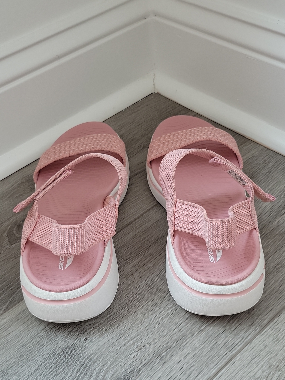 Skechers GOwalk Arch Fit-Polisher Pink Size 9 NEW - Picture 3 of 8